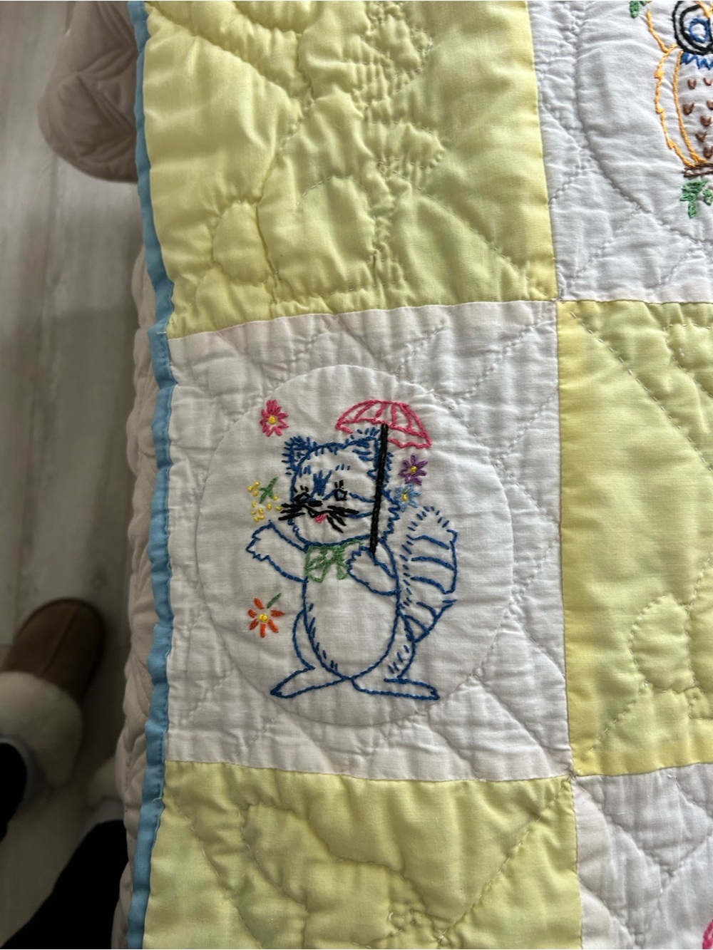 Hand-Embroidered Yellow and White Owl Quilt - Unbranded